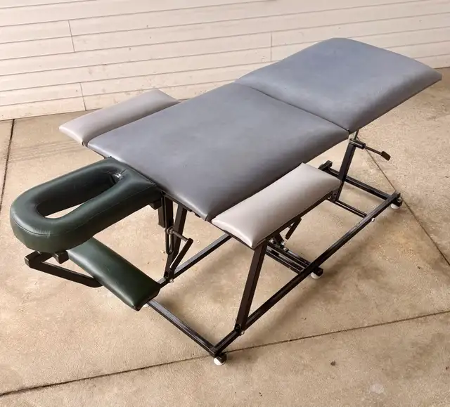 Table de chiropractique portable in Health & Special Needs in Trois-Rivières - Image 2