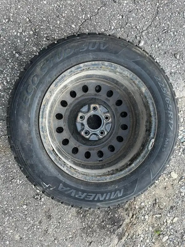 4 Winter Tire 225/65R17 with rims 5×120 or 5×4.72 bolt pattern, in Tires & Rims in Kitchener / Waterloo - Image 2