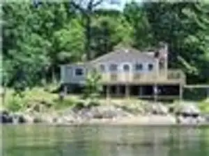 One Week left Edgewater Cottage - Summer Rentals in Ontario in Canada - Image 2