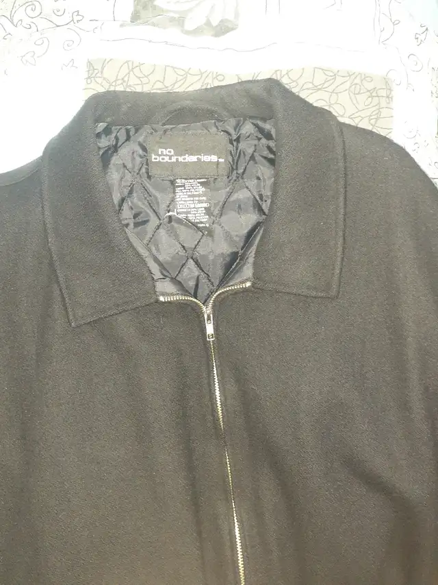 Fleece jacket in Men's in Red Deer - Image 2
