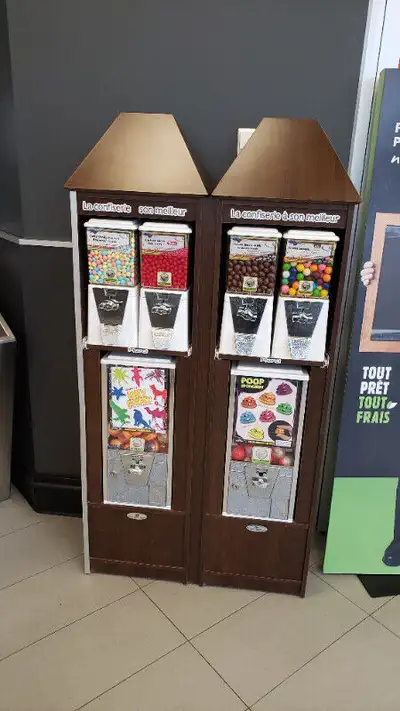 Service aux entreprises et commerces. Je vous installe des distributrices à bonbons/peanuts/chocolat...