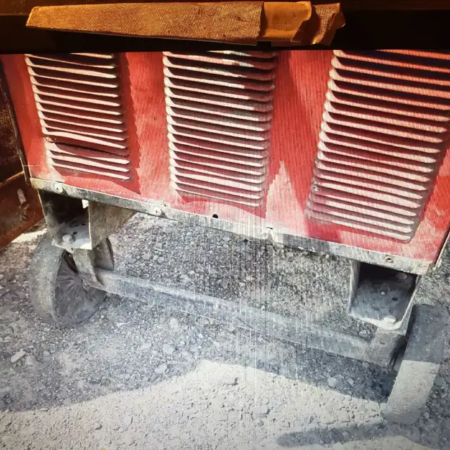 Welder. Lincoln idealarc R3R-500 electric welder in Power Tools in City of Toronto - Image 7