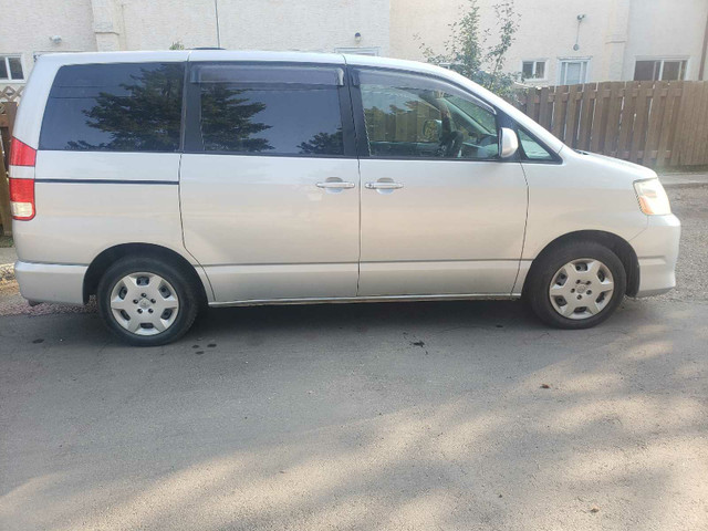Toyota Noah in Cars & Trucks in Edmonton - Image 4