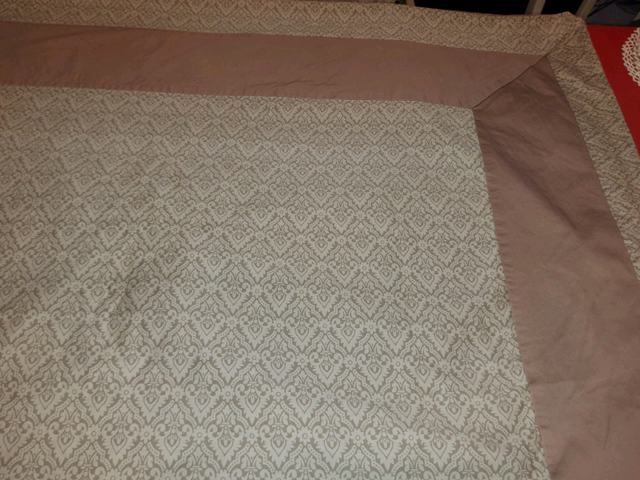 Fieldcrest Luxury King Bed comforter cover with 2 shams in Bedding in Oshawa / Durham Region - Image 4