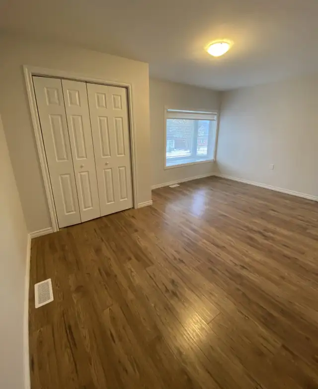 Spacious Student Rental Great for All Sizes Of Groups in Room Rentals & Roommates in Peterborough - Image 7