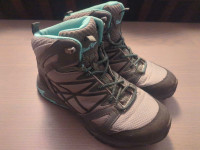 Wind River size 8 womens hikers 