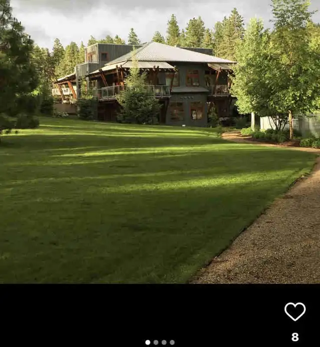 Beautiful 2 bedroom 1.5 bath on lake front resort . high end