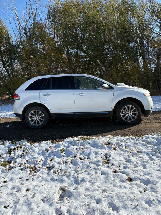 2011 Lincoln MKX in Cars & Trucks in Red Deer - Image 3