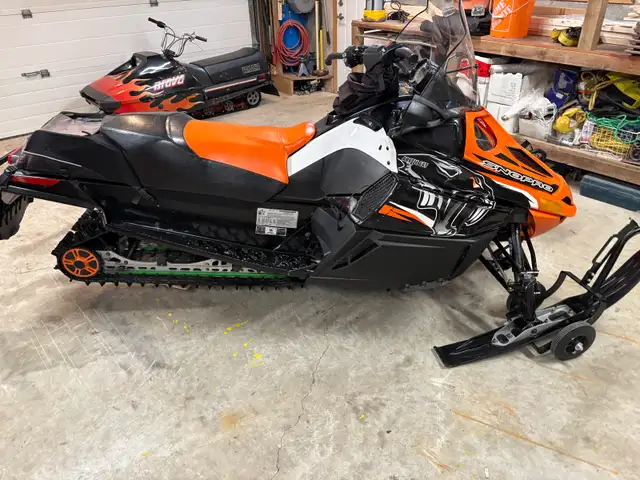 Articcat Snowpro 800 in Snowmobiles in Oakville / Halton Region - Image 4