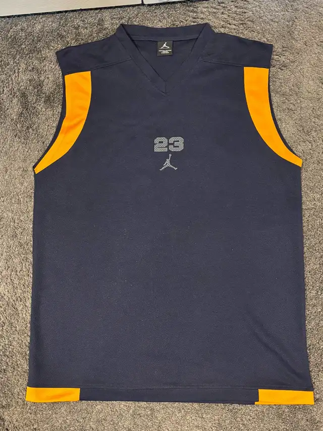 Authentic Jordan Apparel in Men's in Markham / York Region - Image 7