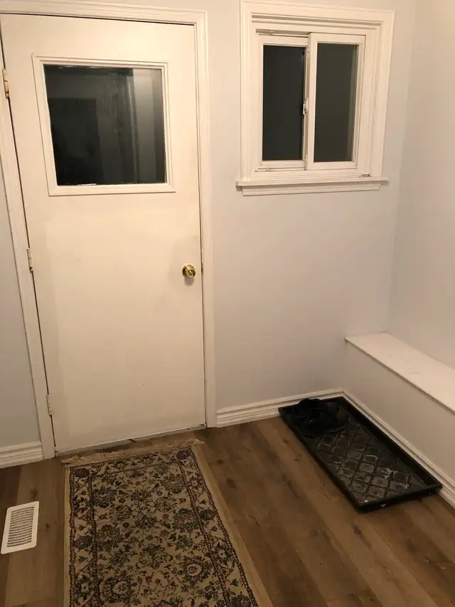 Room for rent in Room Rentals & Roommates in Oshawa / Durham Region - Image 3