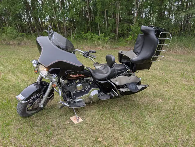 Harley Davidson Road King - FLHR in Touring in Edmonton - Image 6