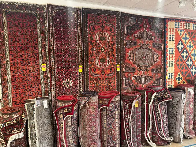 Vintage Wool Handmade Persian rug,6.9 x 4.3 ft,one-of-a-kind in Rugs, Carpets & Runners in Markham / York Region - Image 8