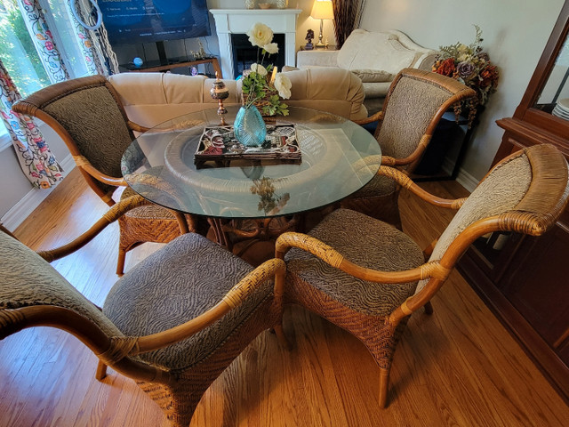 Elegant Wood Dining Table with Heavy Glasstop and 4 Chairs | Dining Tables  & Sets | Guelph | Kijiji