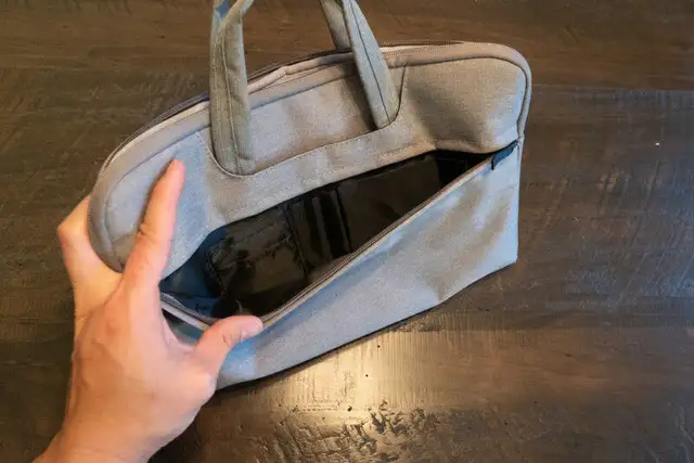 Laptop Soft Carry Case for 12” or under - zippered in Laptop Accessories in Markham / York Region - Image 4