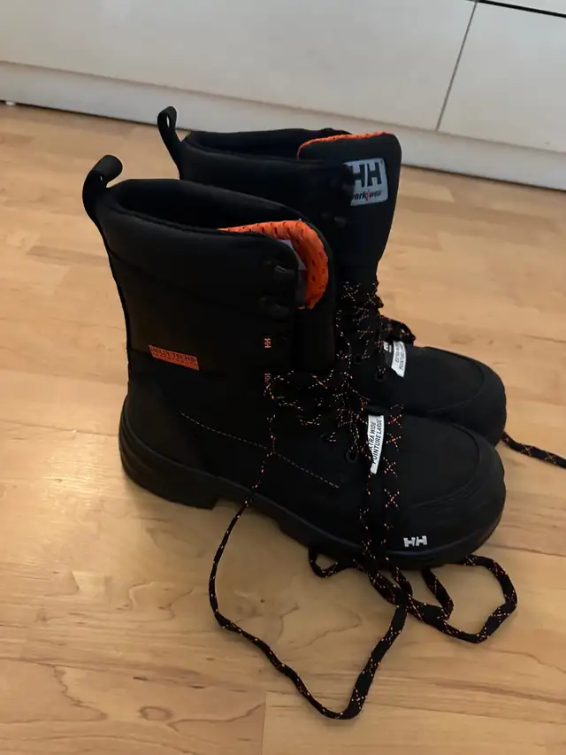 Bottes de travail pour Homme in Men's Shoes in Laval / North Shore - Image 3