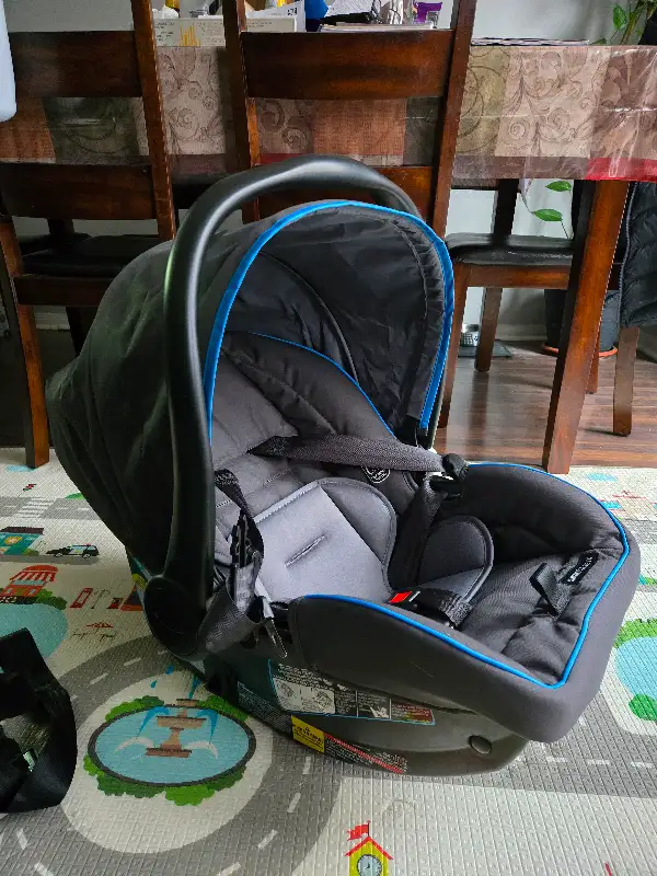 Graco Snugride 35 Lite LX Infant Rear Facing Car Seat in Strollers, Carriers & Car Seats in Mississauga / Peel Region - Image 7