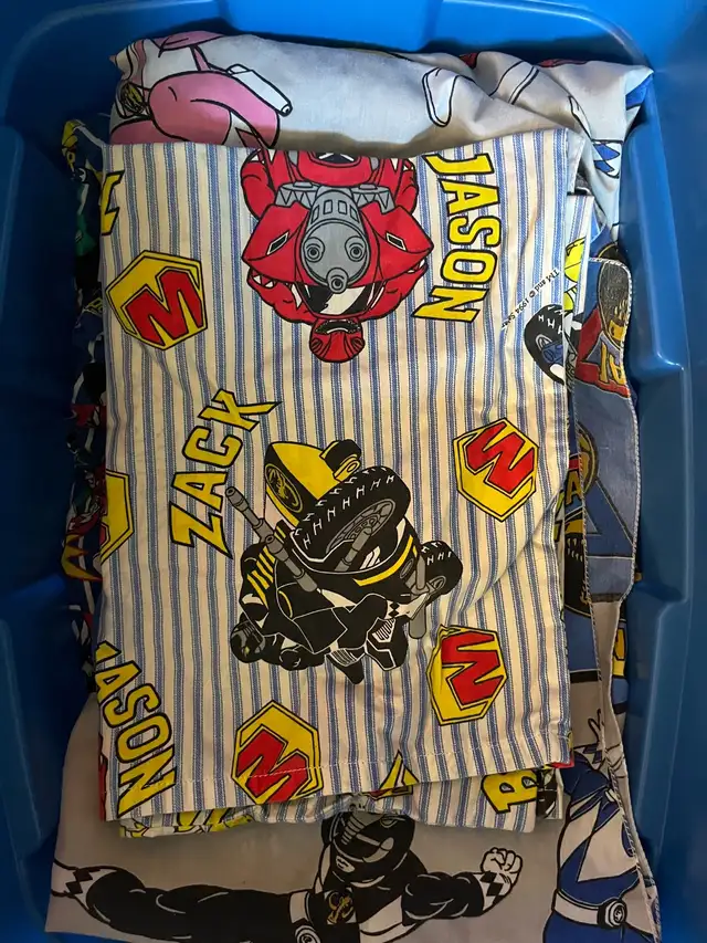 Power rangers duvet and bed sheets  in Arts & Collectibles in Ottawa - Image 4