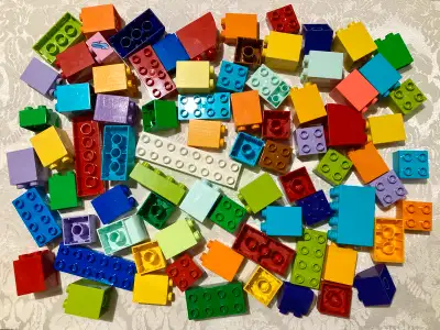 Lot of LEGO Duplo building blocks Excellent condition Lot has 78 pieces. Different styles, sizes and...