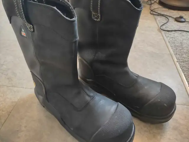Dakota Safety Boots in Men's Shoes in Ottawa - Image 2