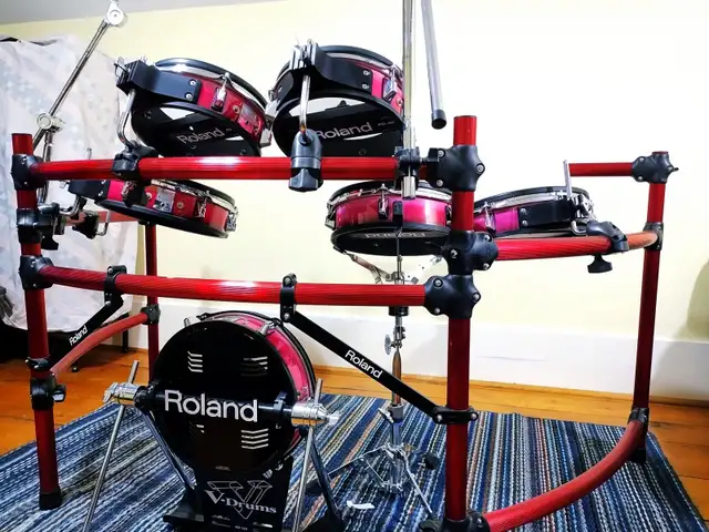 " Roland-V-Drum-Pad and Rack Kit - Or Part Out" in Drums & Percussion in Belleville - Image 4