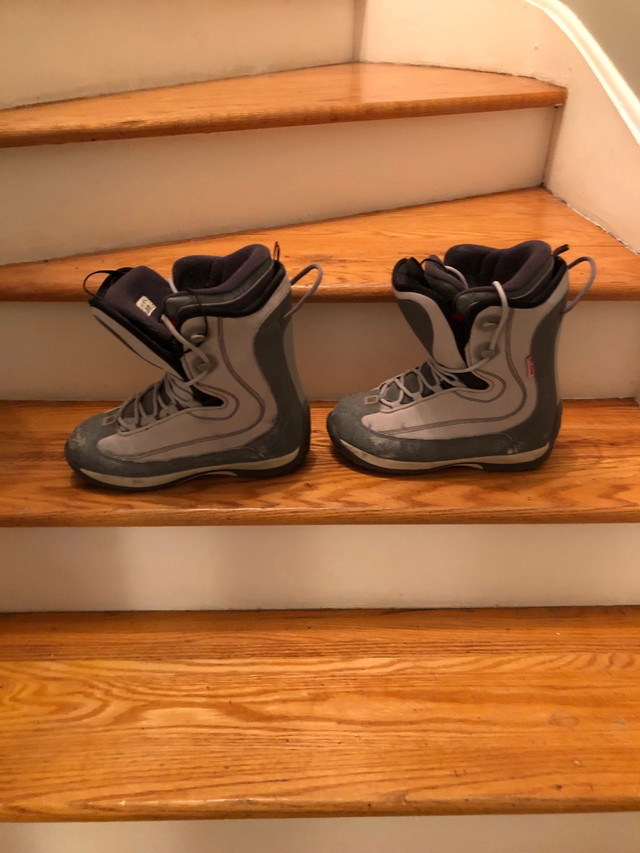 $35 Bottes de planche à neige 8.5 / Snowboard Boots size 8.5 in Snowboard in City of Montréal - Image 3