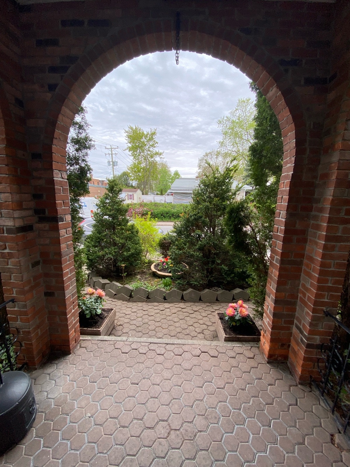 maison de chambres à Laval près du métro — photo 1