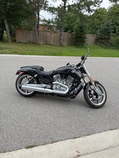 400 km. Like new.