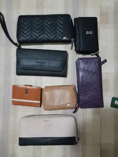 Lot of 8 Roots leather wallets black, brown red maroon listing 3, View more