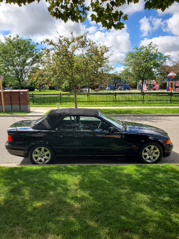 Black 1999 BMW 328I E36 convertible Ultimate driving machine in Classic Cars in Mississauga / Peel Region - Image 2