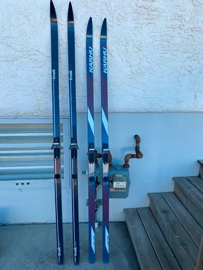 Cross country skis, View more