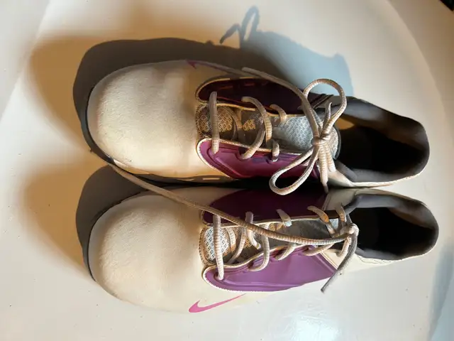 Women’s golf shoes size 10 in Golf in Guelph - Image 3