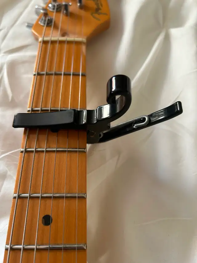 Kyser Capo for 6 string Guitar in Guitars in Oakville / Halton Region - Image 4