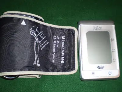 BIOS Ultra Blood Pressure Monitor SGC252 (3MS1-4K) Size M/L 22-42cm uses 4 x AA batteries or AC Adap...