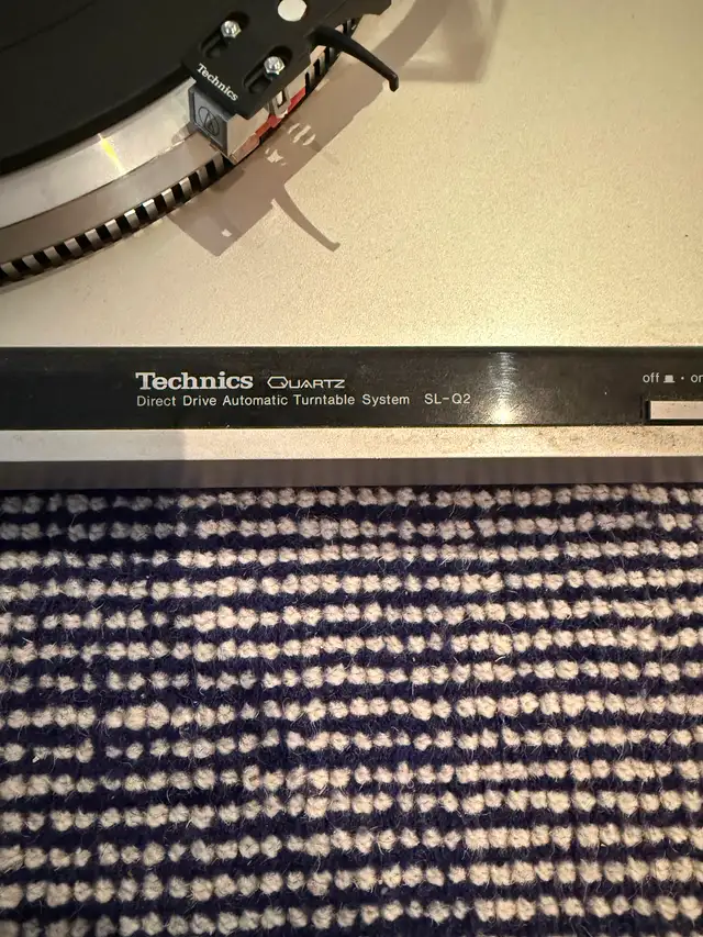 Technics SL-Q2 Vintage Record Player in Stereo Systems & Home Theatre in City of Toronto - Image 4
