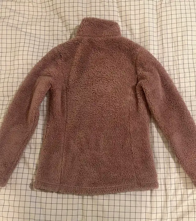 Patagonia Pink Women’s 1/4 Zip Fleece (Size XS) in Women's - Tops & Outerwear in Calgary - Image 3