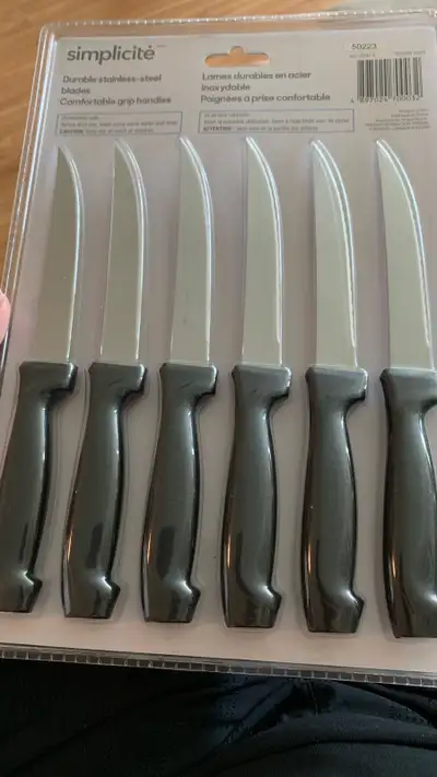 12 Knives never opened.