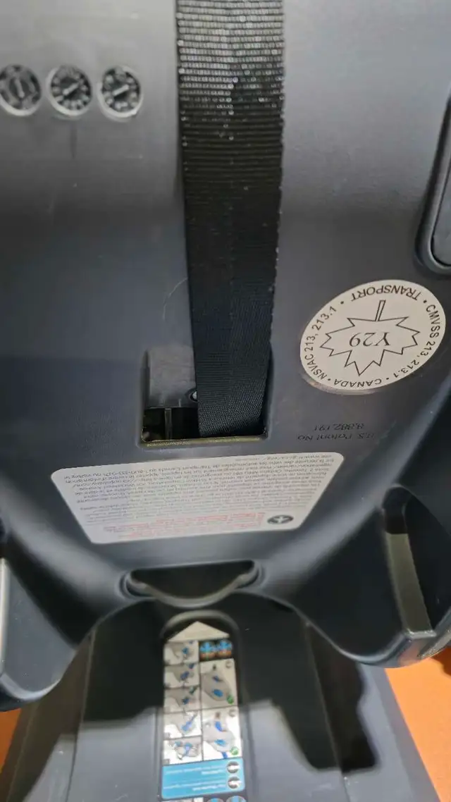 uppababy baby infant car seat mesa v2 in Strollers, Carriers & Car Seats in Mississauga / Peel Region - Image 5