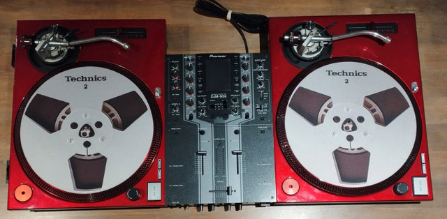 Custom Technics SL-1200MK2 turntables and Pioneer DJM-909 Mixer in Other in Mississauga / Peel Region