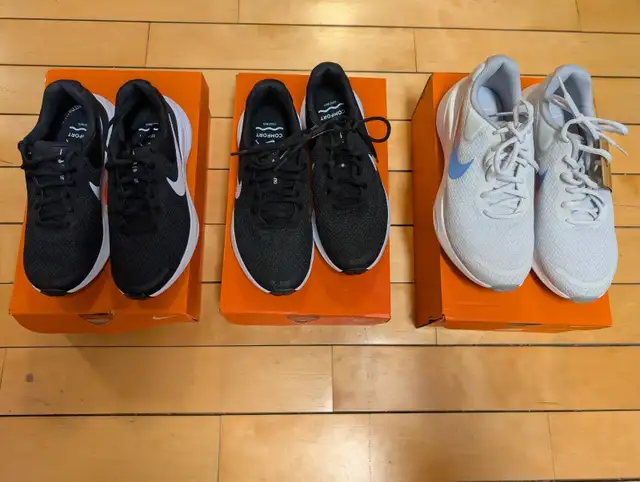 Nike Running Shoes, Ladies Sz 6 & 9, BNIB..$49.00
