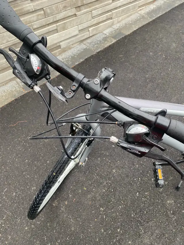 Vélo Bike DCO Élégance 701 comme neuf in Cruiser, Commuter & Hybrid in Laval / North Shore - Image 3