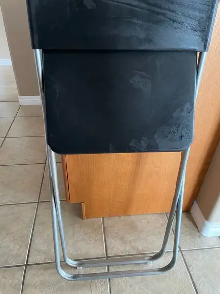 pristine folding chair in Chairs & Recliners in Kelowna - Image 4