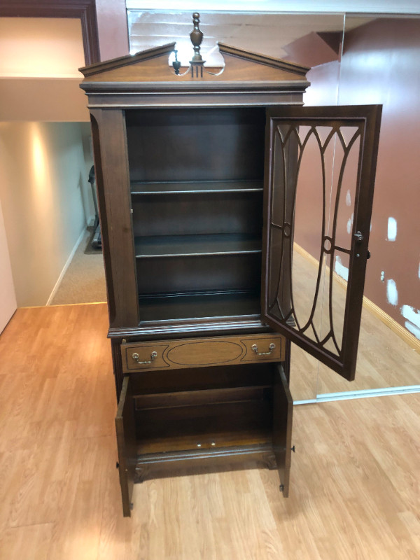 Cute little Antique China Cabinet in Hutches & Display Cabinets in Edmonton - Image 2