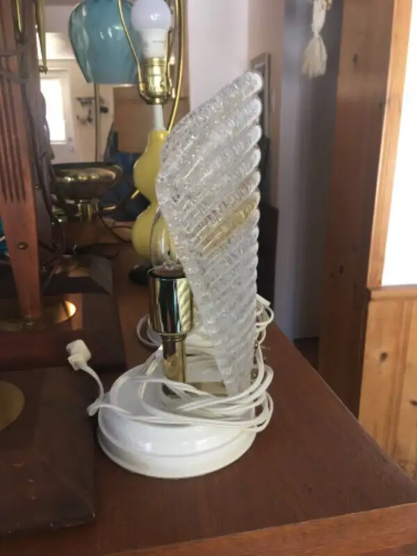 Pair of modernist Murano glass sea shell pattern lamps in Indoor Lighting & Fans in City of Montréal - Image 3