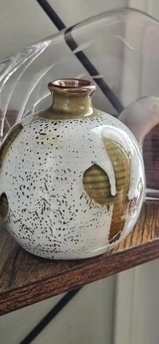 70s JAPAN CACTUS THEMED BUD VASE  FANTASTIC SHAPE in Arts & Collectibles in St. Albert - Image 5