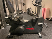 Life Fitness Recumbent Bike