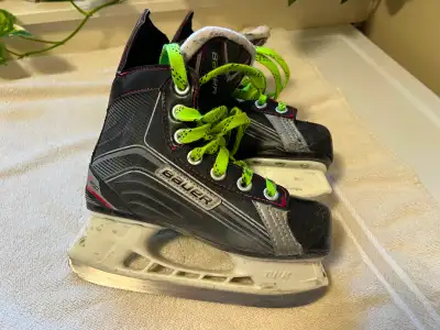 Bauer Vapor Kids Hockey Skates Size 1, View more