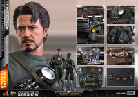Tony Stark Mech Test DLX Version 1/6 Scale Action Figure by Hot