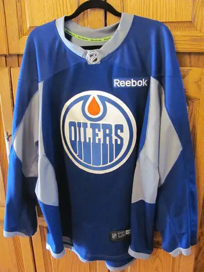 Oilers On Ice Practice Jersey Reebok with Fight Strap