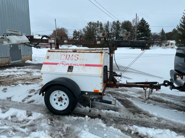 WOW Génératrice 7KW Tour de lumière DIESEL Tower Light Generator dans Autre  à Laval/Rive Nord